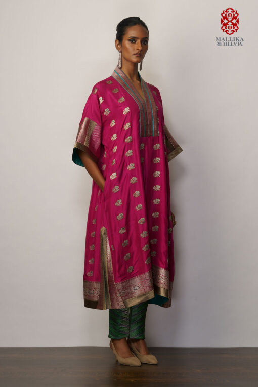 'Zarkashi' phiran magenta silk