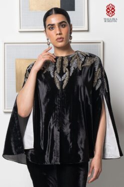 'Penna' Cape velvet black feather embroidery